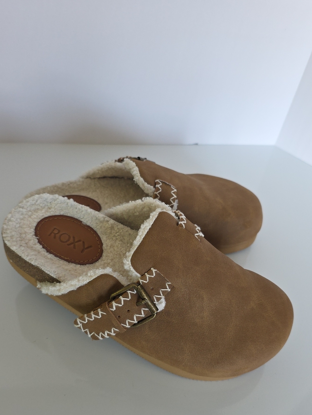 Roxy (7) Brown Faux-Shearling Slip-On Clogs